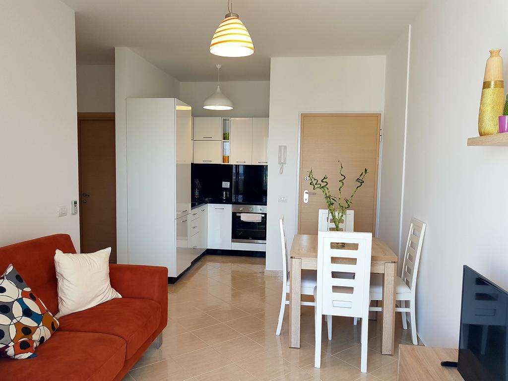 Flori Beach Apartment Radhimë Exteriör bild